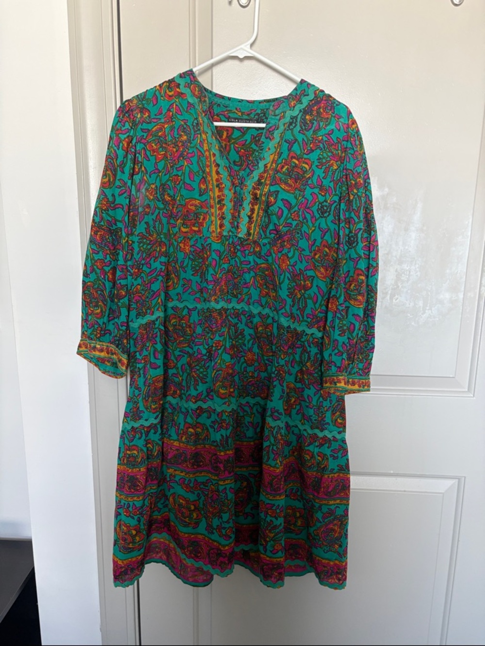 Lola Australia SZ M midi dress